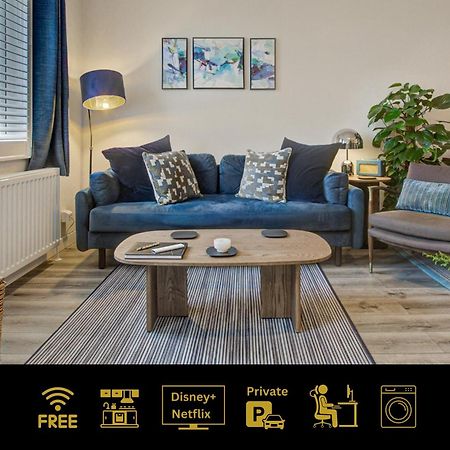 Stylish, Business Traveller Friendly Apartment, With Free Parking And Netflix Farnborough  Exteriör bild