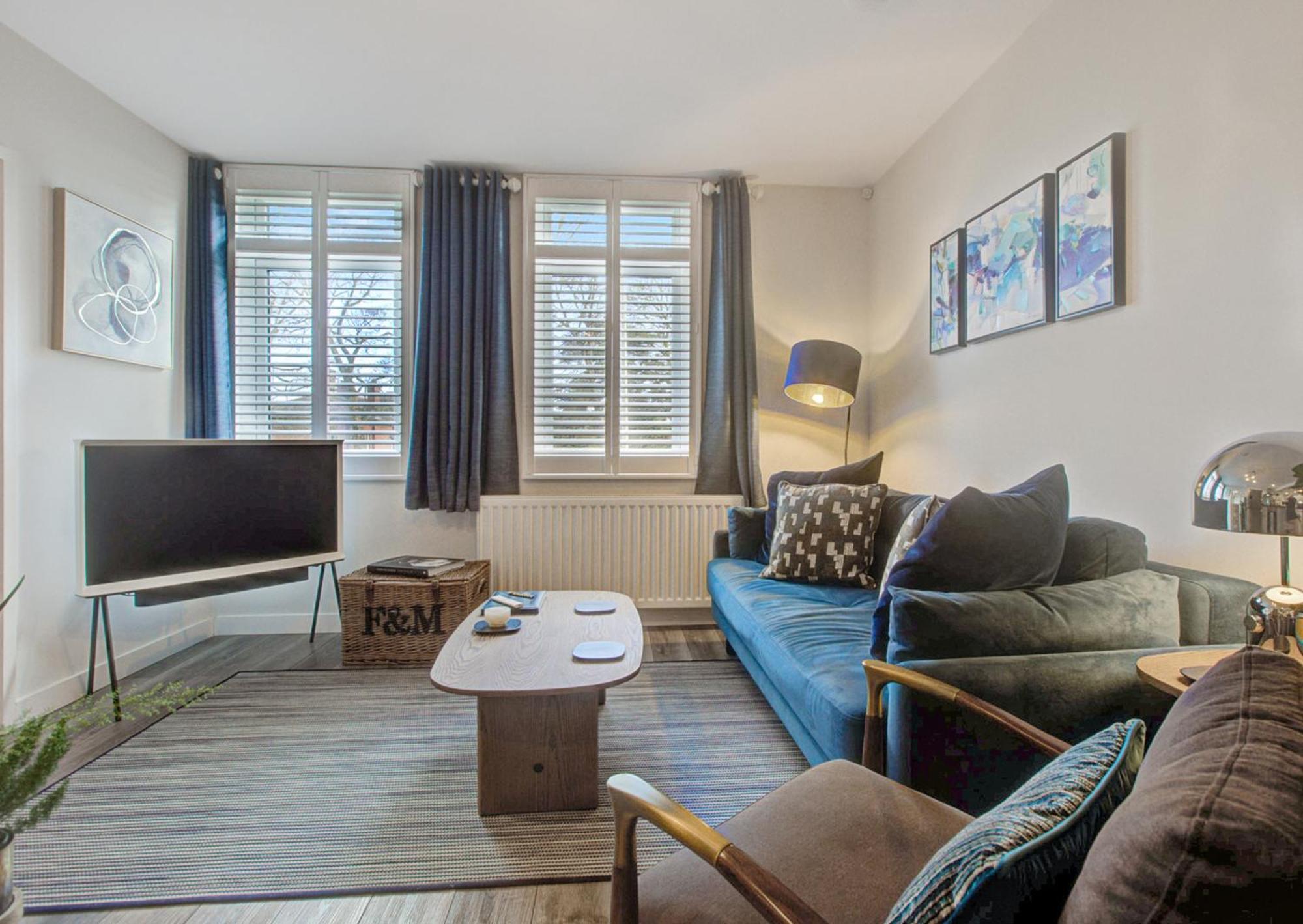 Stylish, Business Traveller Friendly Apartment, With Free Parking And Netflix Farnborough  Exteriör bild